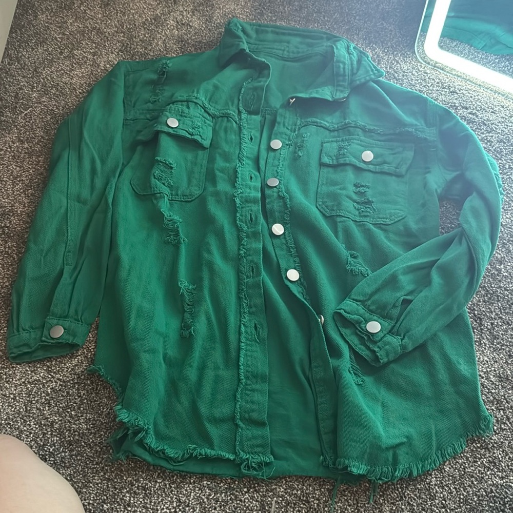 Green Distressed Shacket. size Medium.